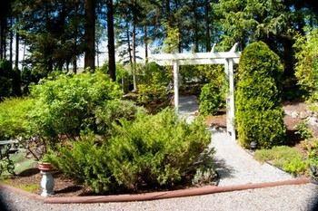 Alexandria House Bed & Breakfast West Kelowna Esterno foto